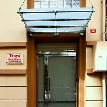 Ates Clco House Apart-hotel 3*