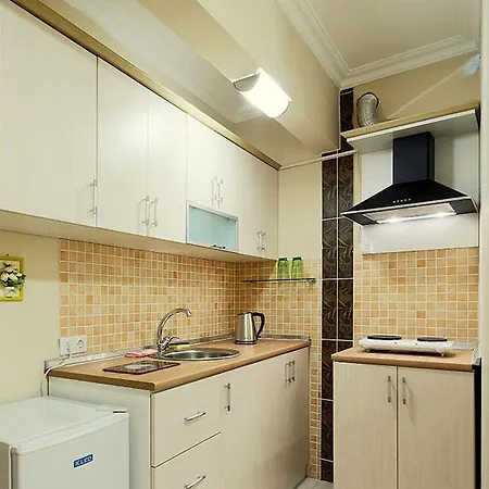 Ates Clco House 公寓式酒店 3*