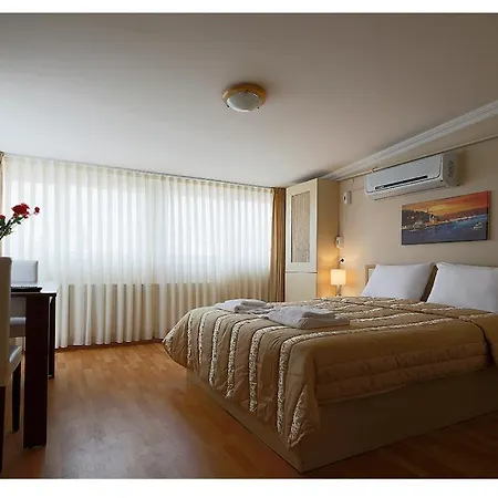 Ates Clco House 公寓式酒店 3*