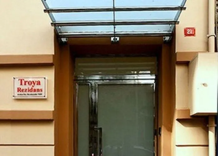 Ates Clco House Aparthotel 3*