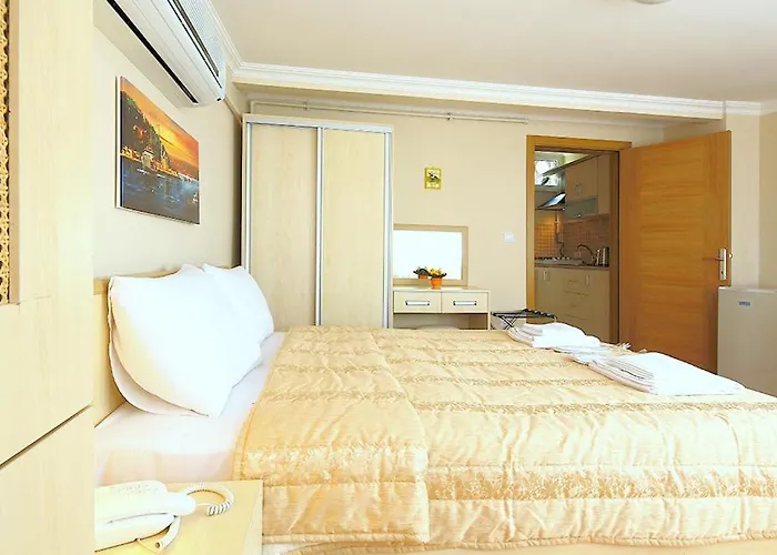 Ates Clco House Aparthotel