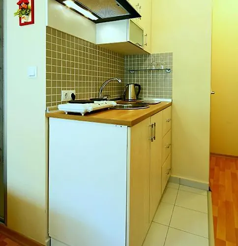 Ates Clco House Aparthotel 3*